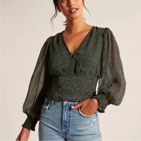 Abercrombie & Fitch Dark Green Long Sleeve Smocked Waist Top Size Small V Neck - Picture 1 of 11
